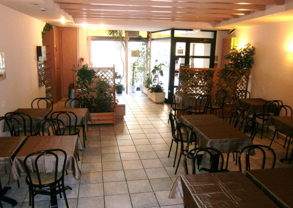 Logis Hotel Saint Jacques Валанс Екстериор снимка