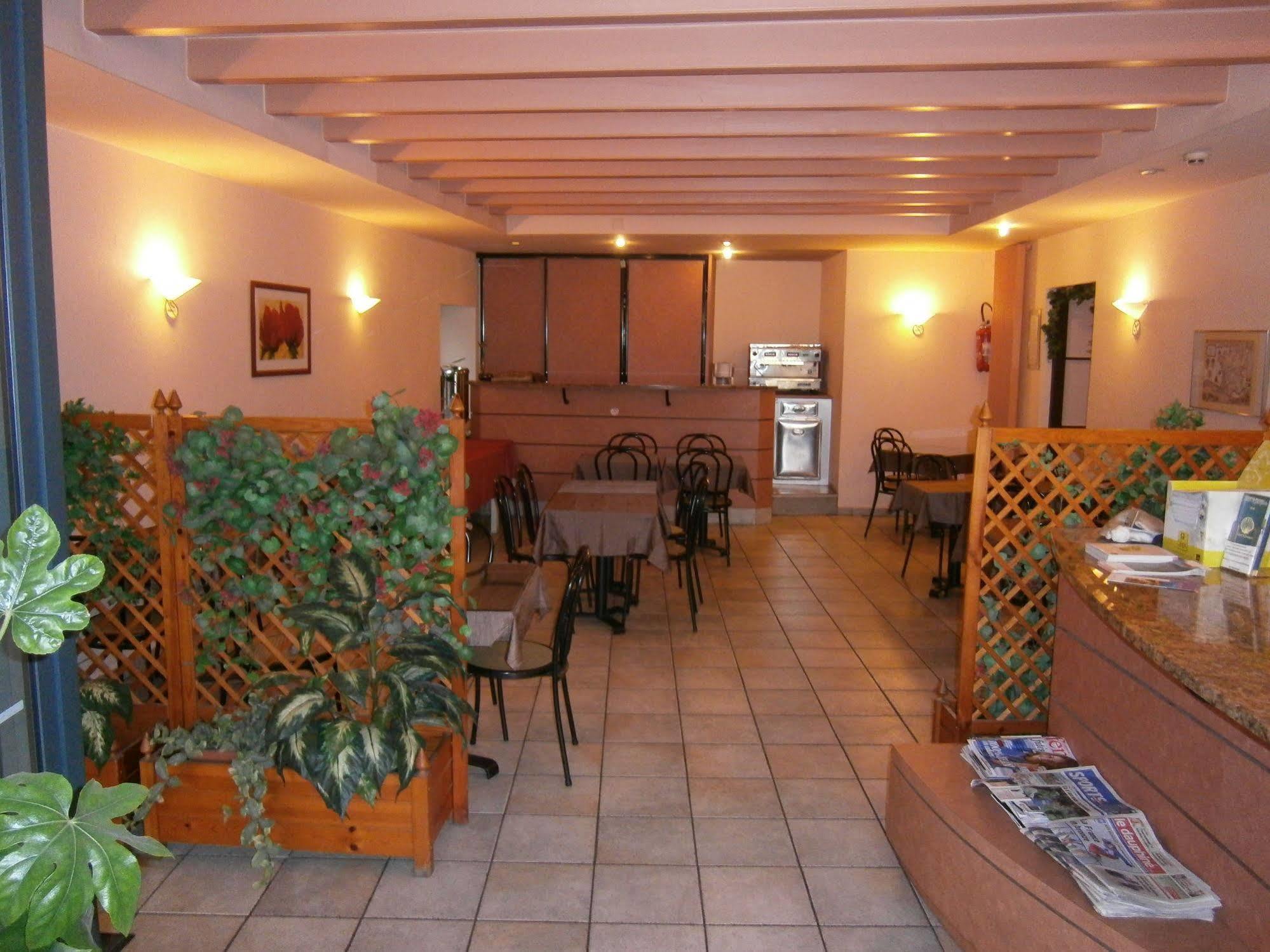 Logis Hotel Saint Jacques Валанс Екстериор снимка