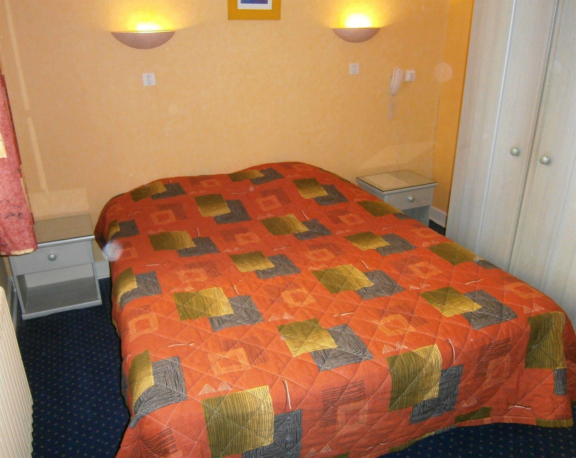 Logis Hotel Saint Jacques Валанс Екстериор снимка