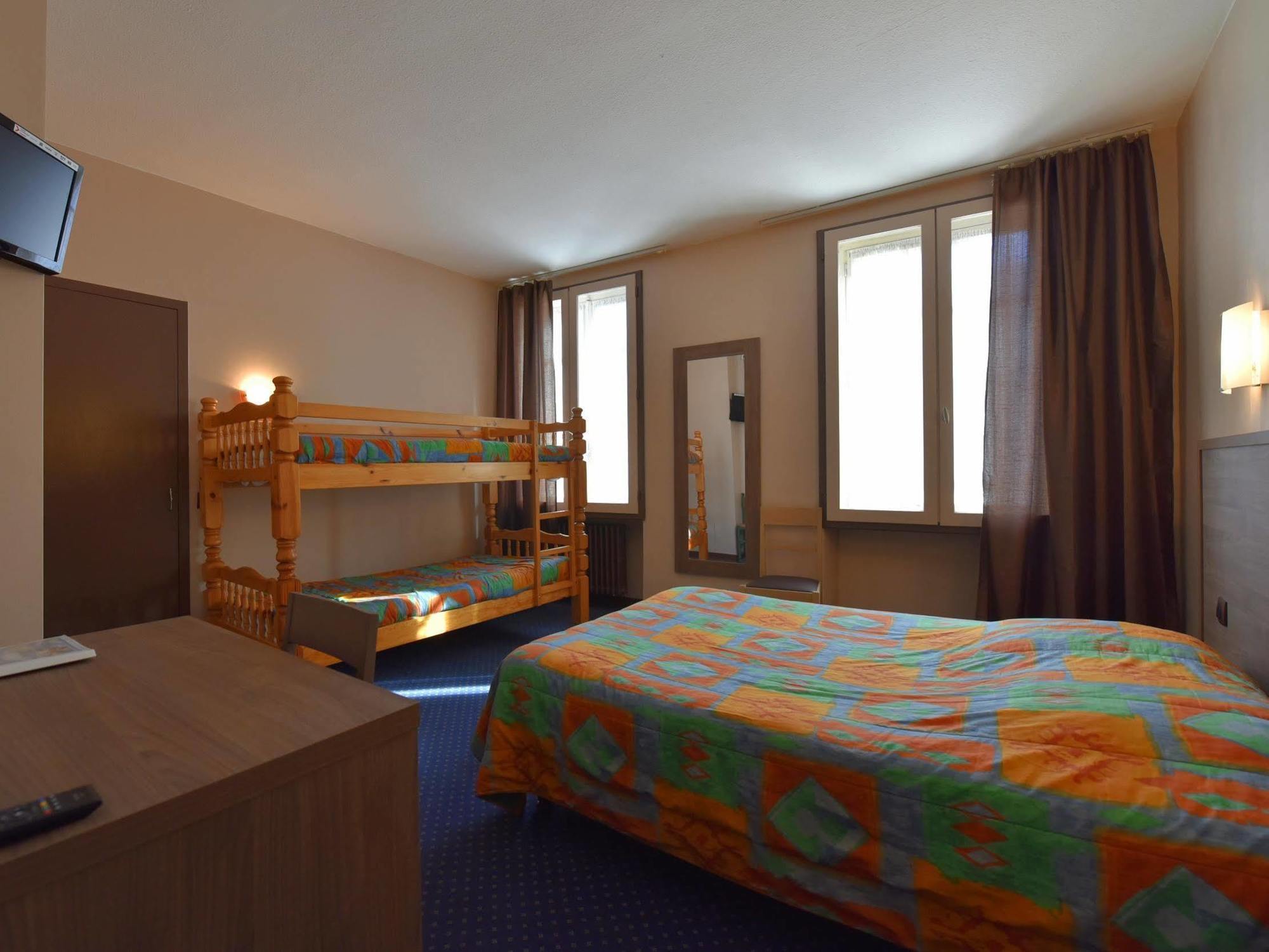 Logis Hotel Saint Jacques Валанс Екстериор снимка