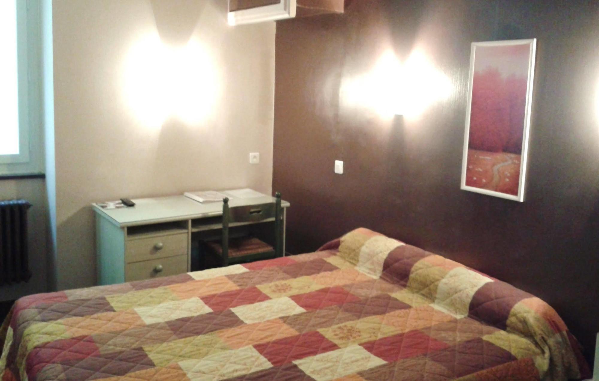 Logis Hotel Saint Jacques Валанс Екстериор снимка