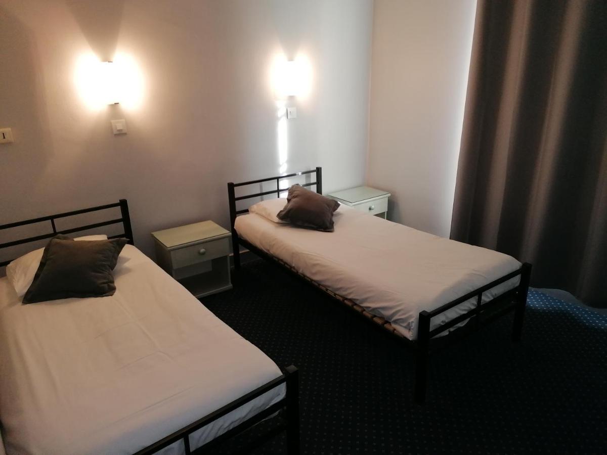 Logis Hotel Saint Jacques Валанс Екстериор снимка